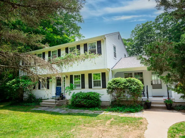 3 Deerfield Drive, Clinton, CT 06413