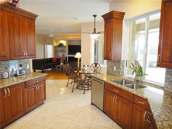5th image of 3263 Bridgefield Dr