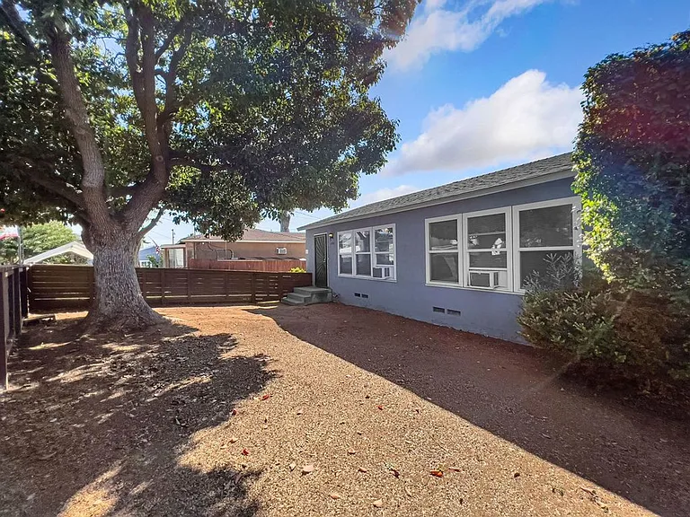 2332 Westwood St — Photo 13