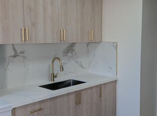 286 Saguenay Ave #9, Oshawa, ON L1J2M8