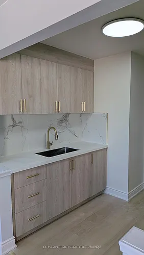 286 Saguenay Ave #9 Photo 1