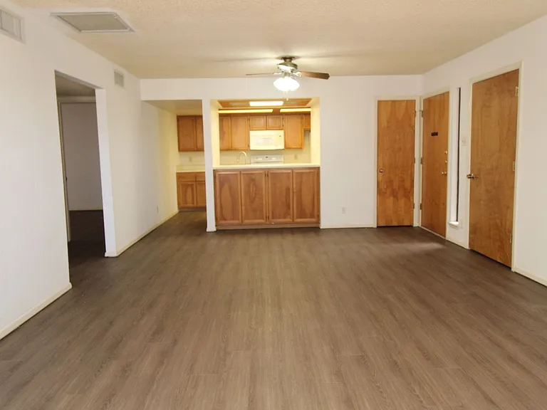 7465 Stoney Hl #13C — Photo 7