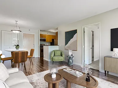 STUDIO/1 BATH - 554 SQFT