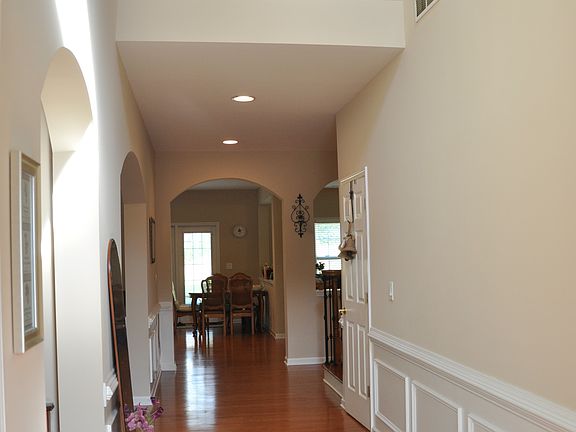 3rd image of 422 Collins Glen Ct