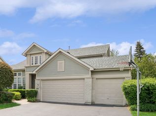 2252 Avalon Dr, Buffalo Grove, IL
