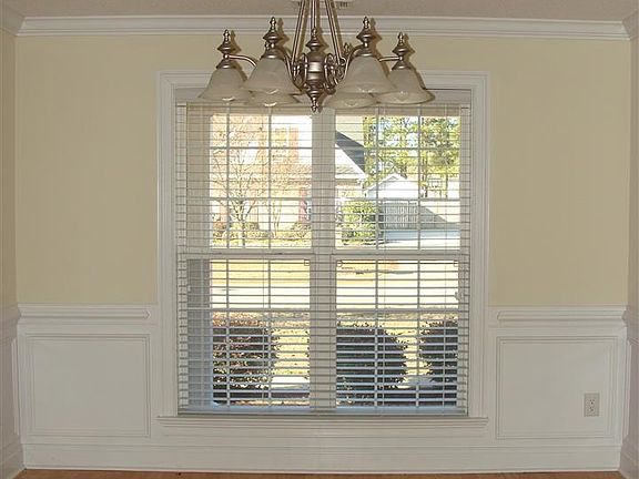 4th image of 206 Hathersage Dr