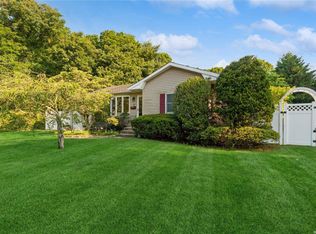 23 Charney Ln, Bayport, NY 11705