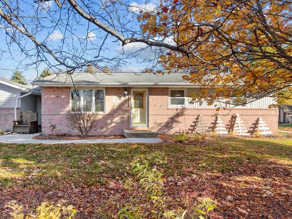 410 Union St, Hilbert, WI 54129