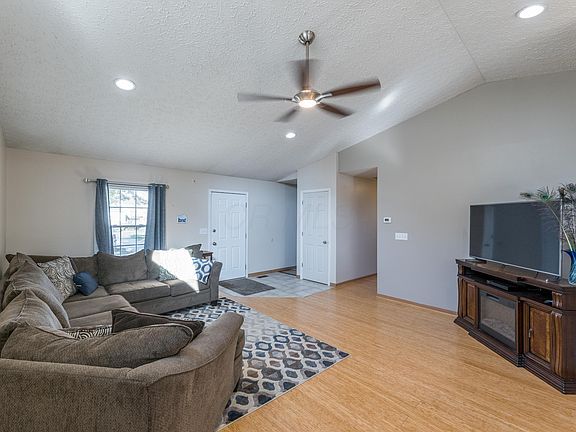 5th image of 5773 Camhurst Ct
