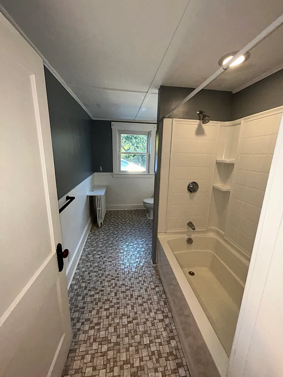 Building Photo - 22 Fairmount St #2