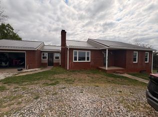 682 Tower Hill Rd, Appomattox, VA 24522