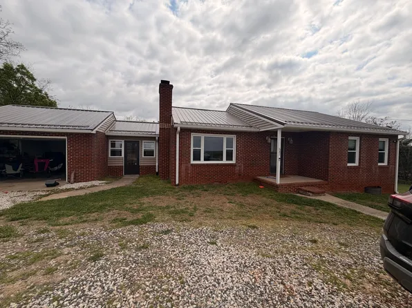 682 Tower Hill Rd, Appomattox, VA 24522