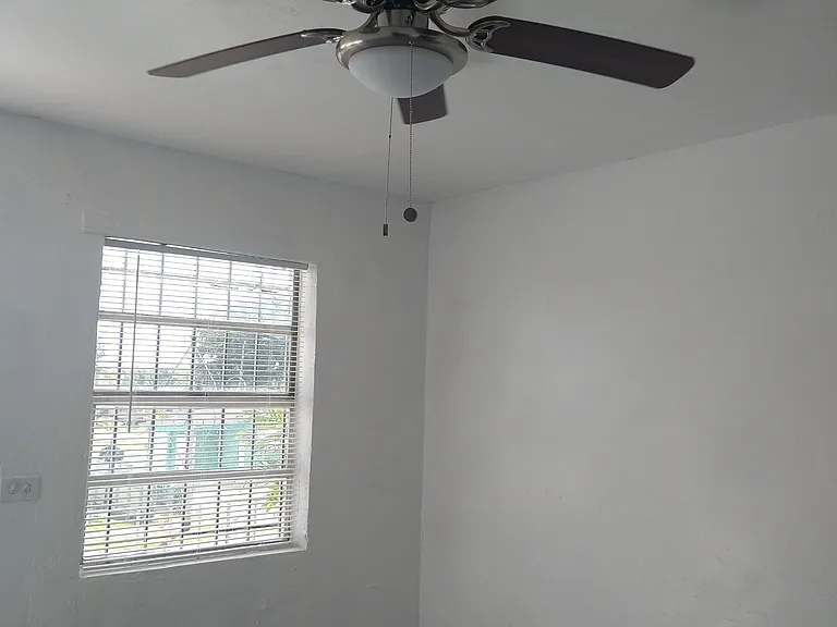 17030 SW 100th Ave — Photo 10