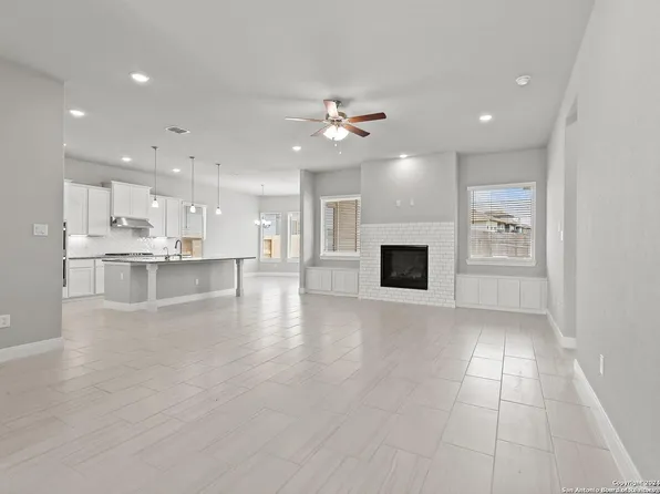 1614 Folk Victorian, New Braunfels, TX 78132