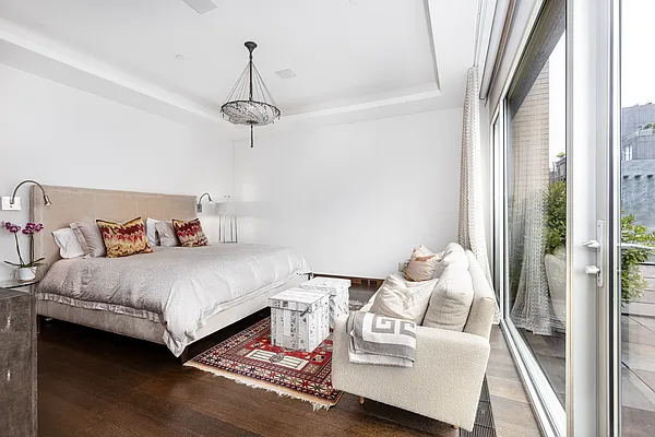 Rented by Douglas Elliman | media 23