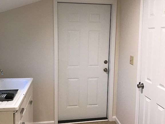 Side entrance into mud room