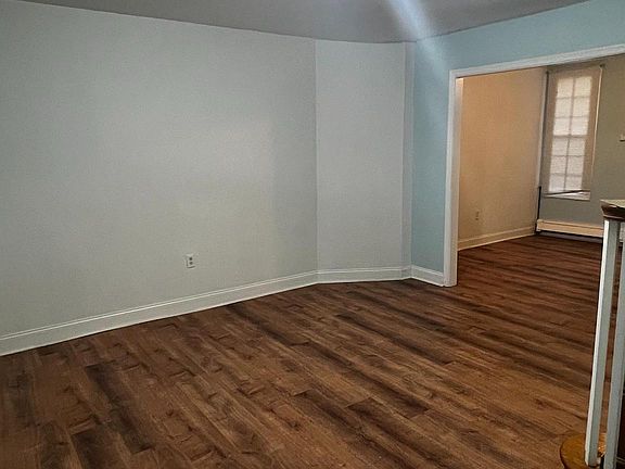 3rd image of 4656 Tampa St