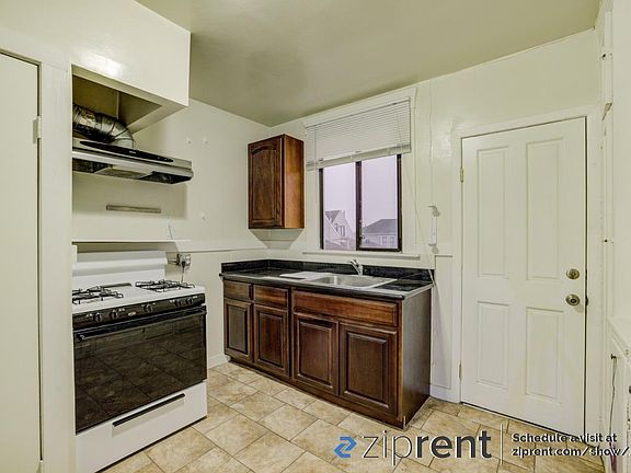 4th image of 904 Cortland Ave #B
