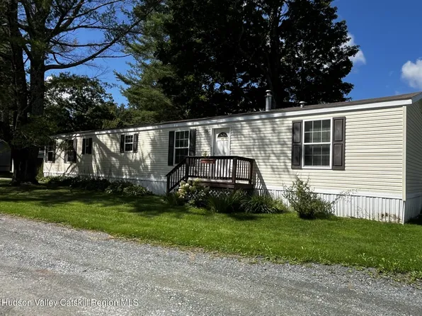 72 Willow Way, Stephentown, NY 12169