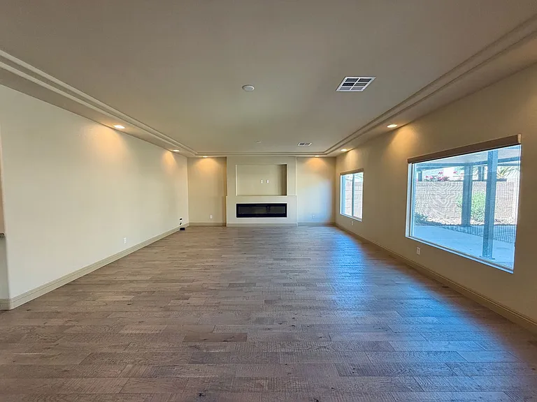 9842 Russian Hill St — Photo 8