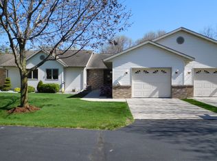 20 Riverside Ct, Fond Du Lac, WI 54935