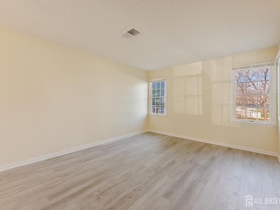 5th image of 210 Edpas Rd
