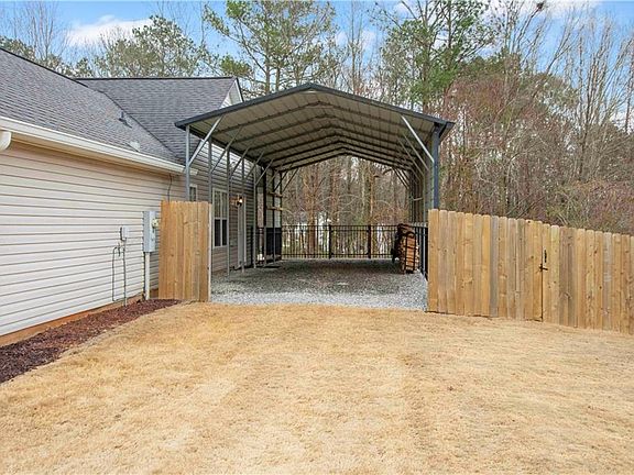 2nd image of 210 Richmond Hill Rd