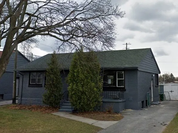 30 Ruskin St #2, Kingston, ON K7K 2N3