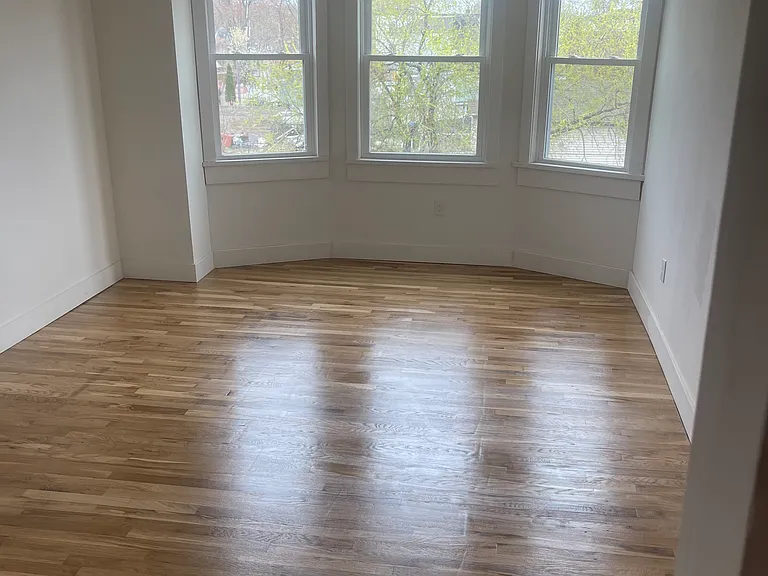 163-167 N Park St — Photo 3