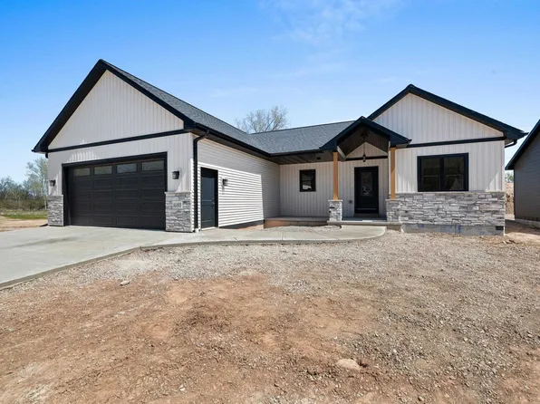 1680 Trefoil Trl, Green Bay, WI 54313