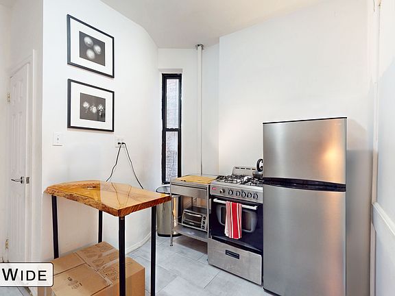 4th image of 174 Thompson St APT 4FS