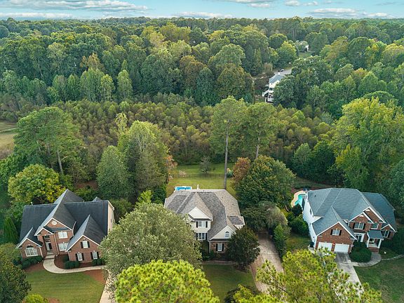 5th image of 2613 Forest Lake Ct