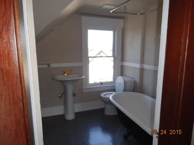 1002 N Ainsworth Ave #B — Photo 14