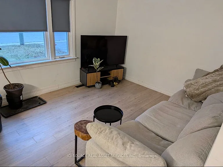 22 McKay Rd — Photo 4