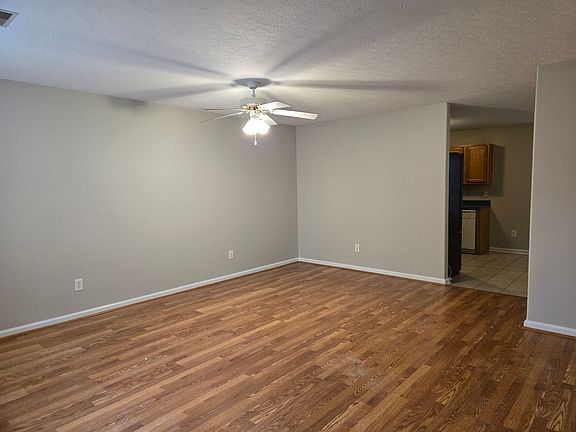 2nd image of 1092 Winding Oak Trl