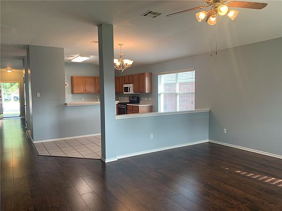 4th image of 600 McCarthur Dr