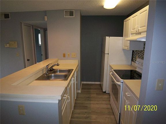 4th image of 4211 Chatham Oak Ct APT 116