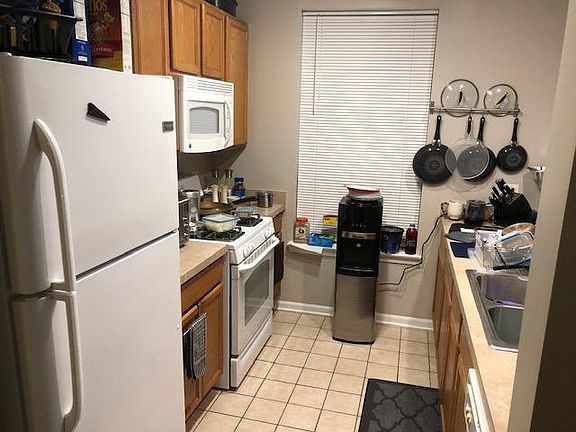 3rd image of 753 S Kedzie Ave #3