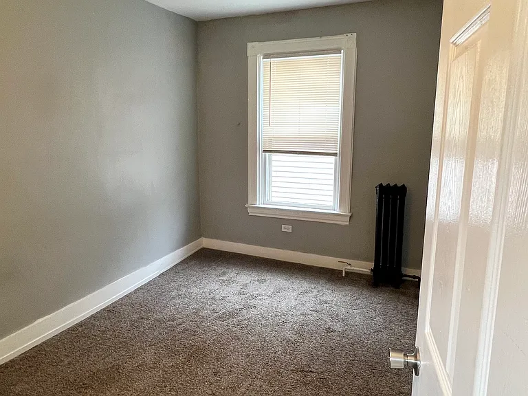215 N Pine St — Photo 16