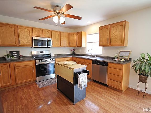5th image of 1472 Meramec Ave
