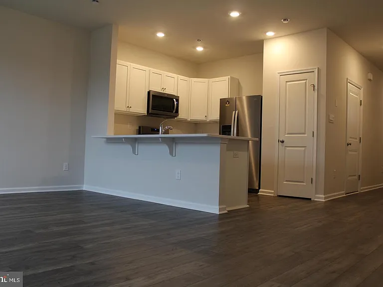 157 Mazzeo Dr — Photo 4