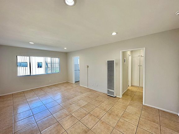 2nd image of 1033 Beacon Ave APT 312