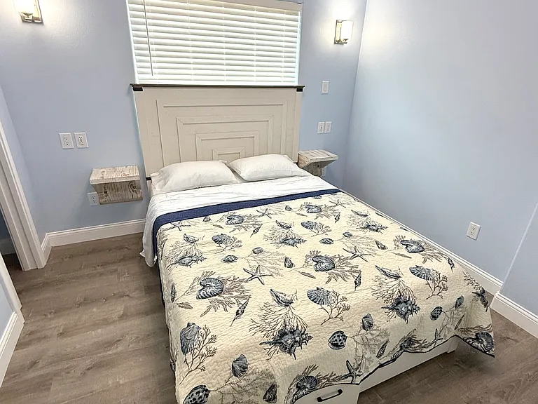 224 W Oaks Ave #B — Photo 10