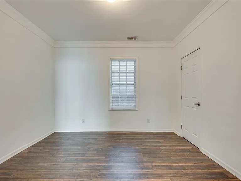 244 Laurel Ave SW — Photo 19