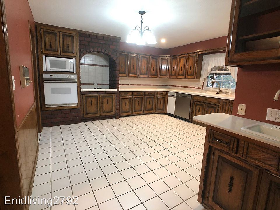 1st image of 2524 Edgewood Dr
