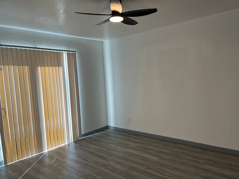 Fully Updated 2 Bedroom End Unit in Rio Rancho — Photo 6