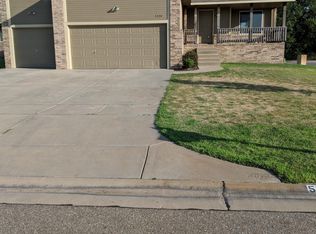 5554 S Meadowview Ct, Wichita, KS 67216