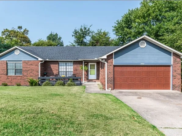 1951 N Lisa Ln, Fayetteville, AR 72703