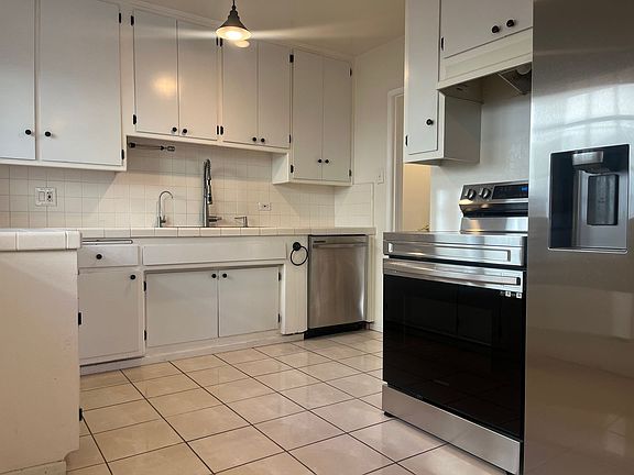 5th image of 2208 Glick Ct
