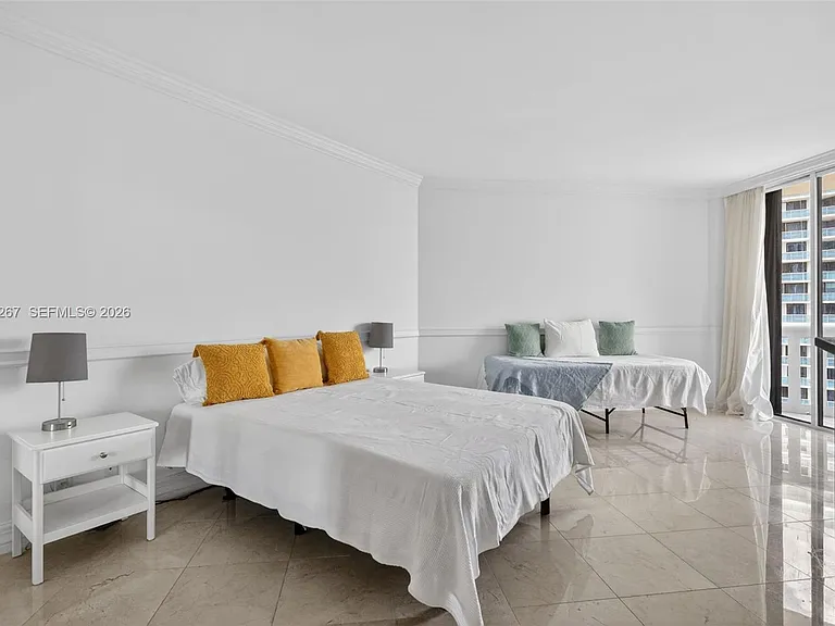 3000 Island Blvd #2305 — Photo 31